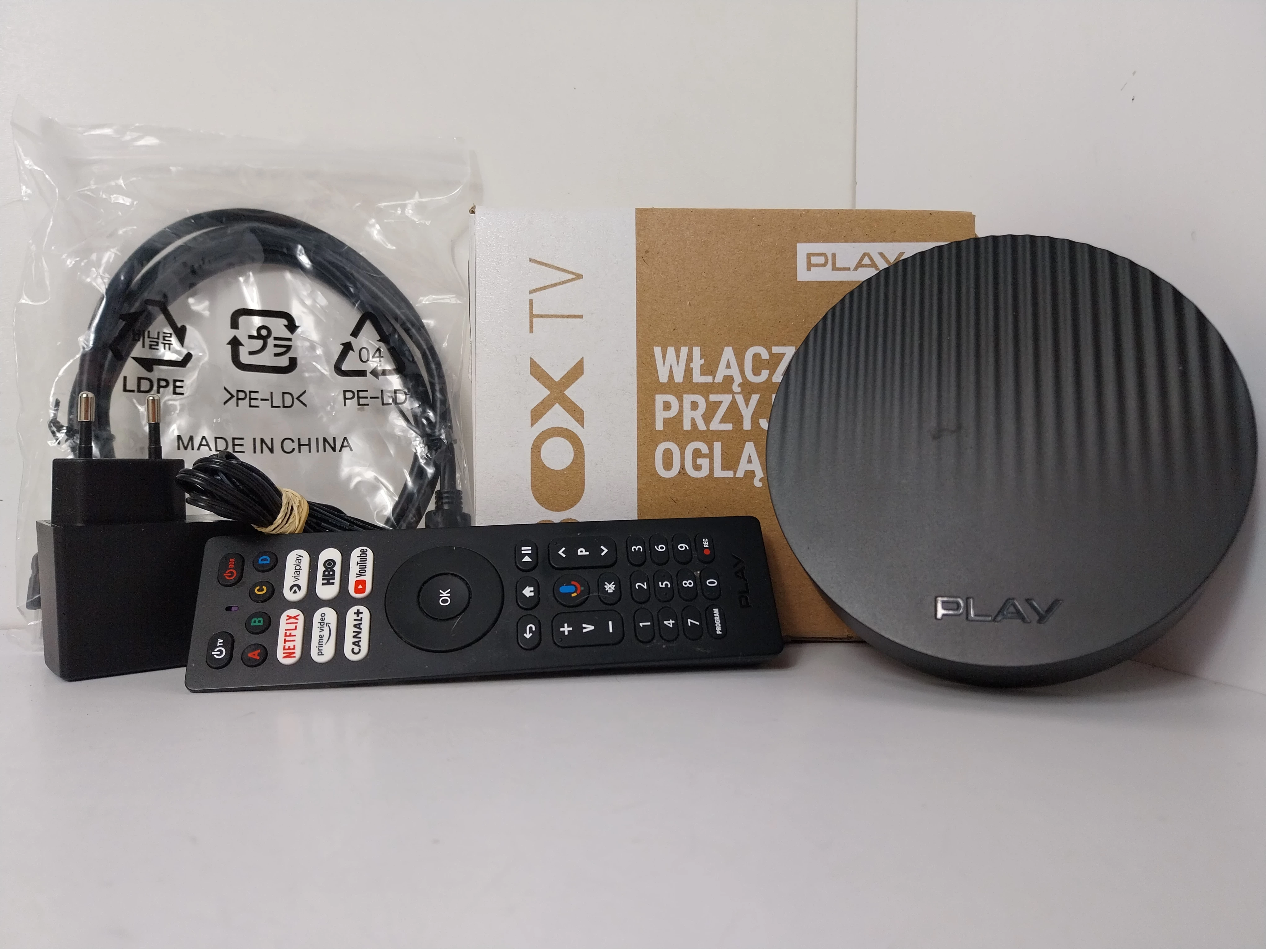DEKODER PLAY BOX TV 4K HDR ANDROID TV SMART TV | Urządzenia | Loombard.pl