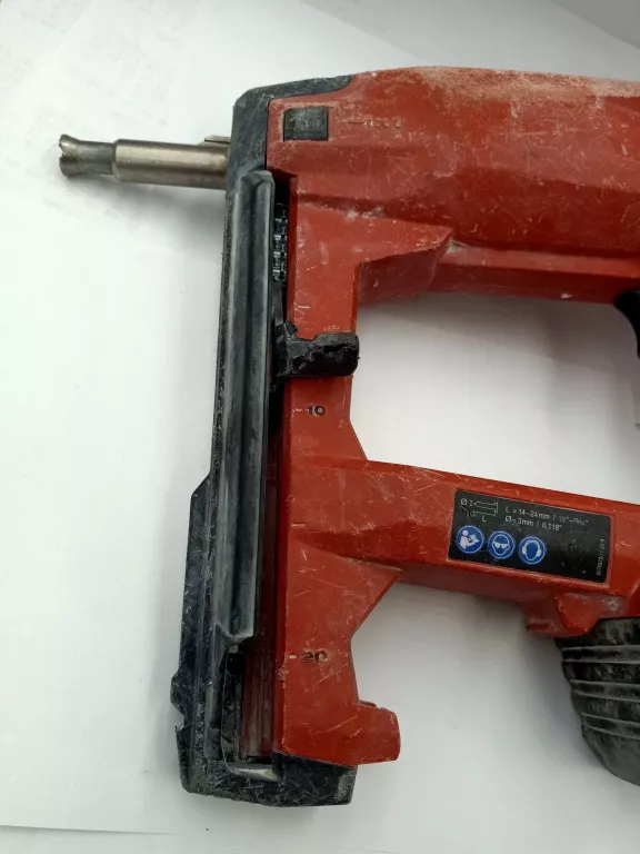 GWOŹDZIARKA OSADZAK HILTI BX 3-ME Z ŁADOWARKĄ