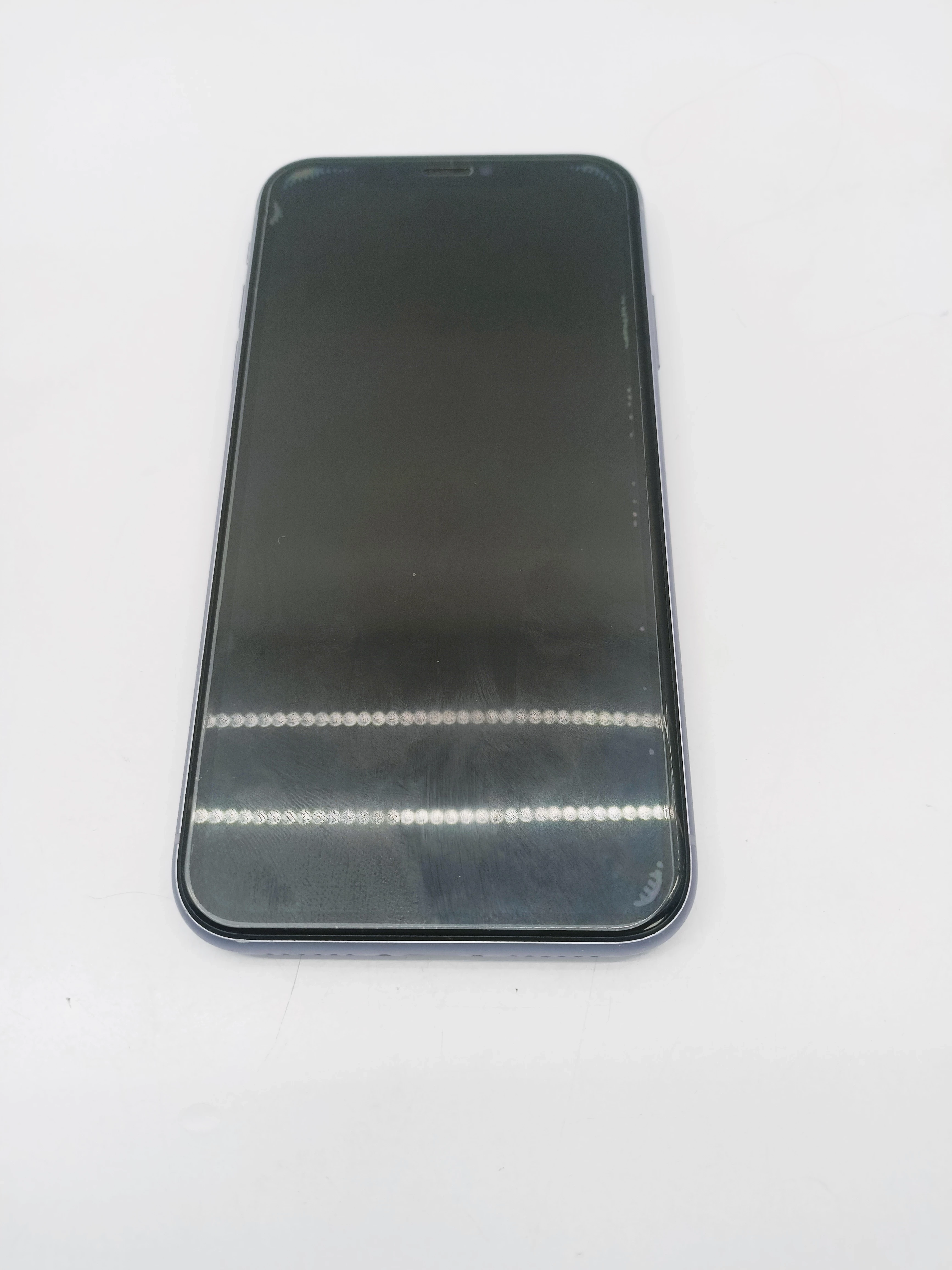 telefon-iphone-11-stan-11323-2