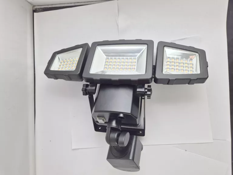 POTRÓJNA LAMPA LED SOLARNA ANSLUT 2000LM