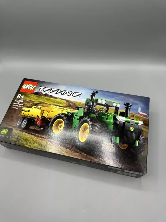 LEGO TECHNIC 42136 TRAKTOR JOHN DEERE