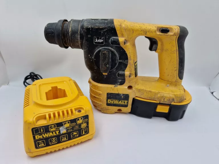 MŁOTOWIERTARKA UDAROWA DEWALT DC213 AKUMULATOR + ŁADOWARKA