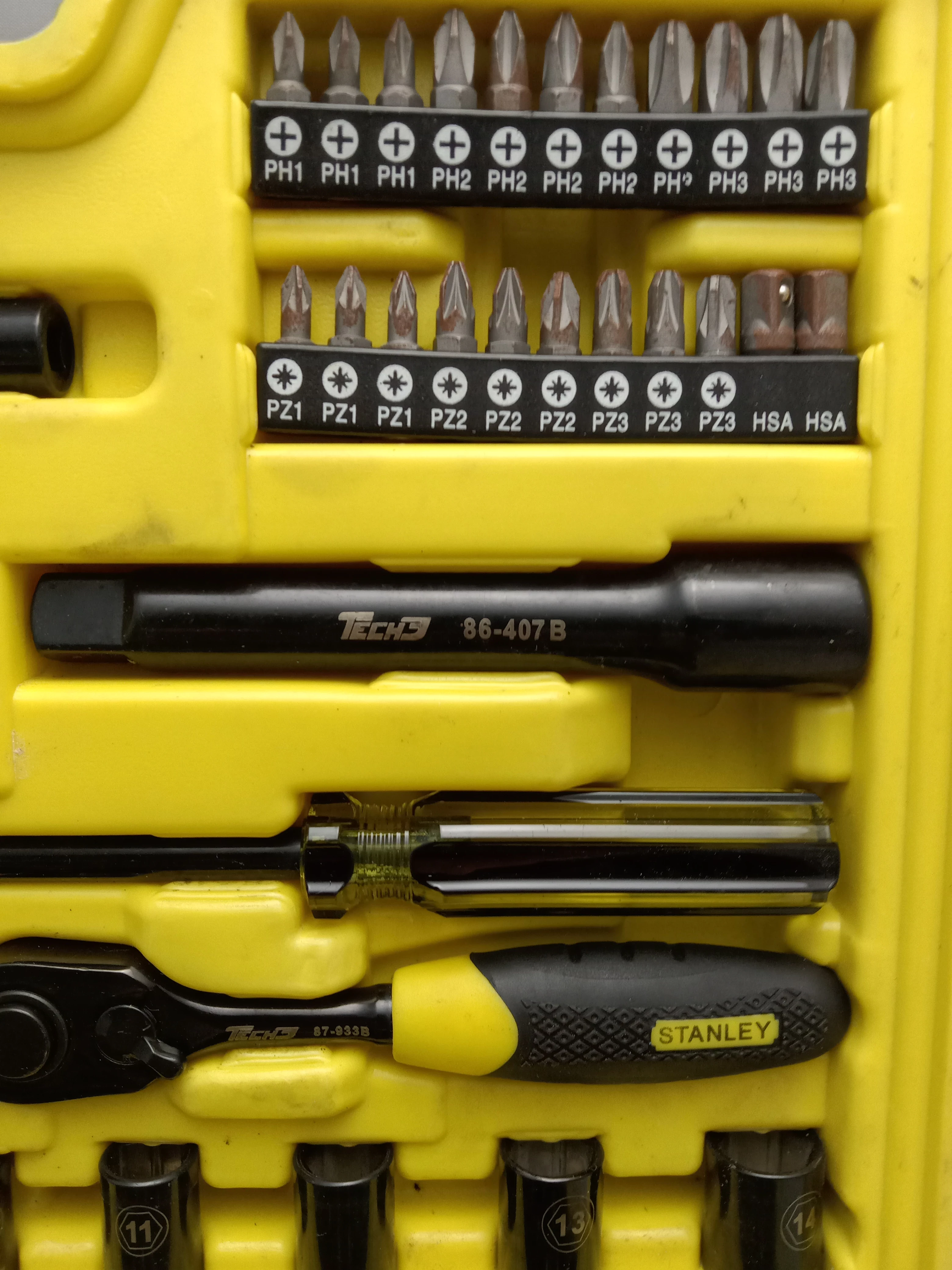 stanley-tech-3-zestaw-kluczy-w-walizce-liczba-elementow-w-zestawie-80