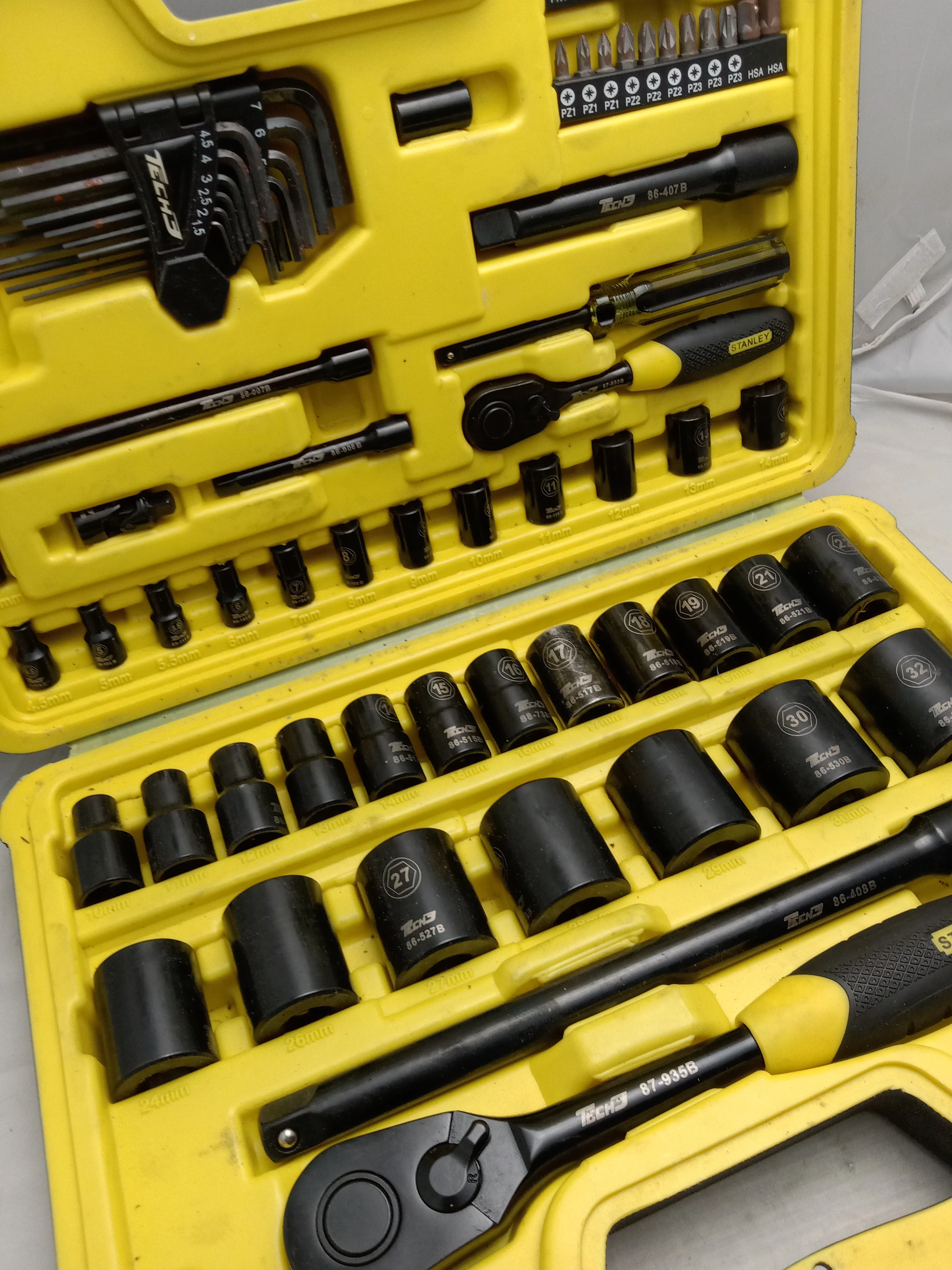 stanley-tech-3-zestaw-kluczy-w-walizce-product-id-686fd2d1-3350-4835-8a8e-f7b0a3699b73