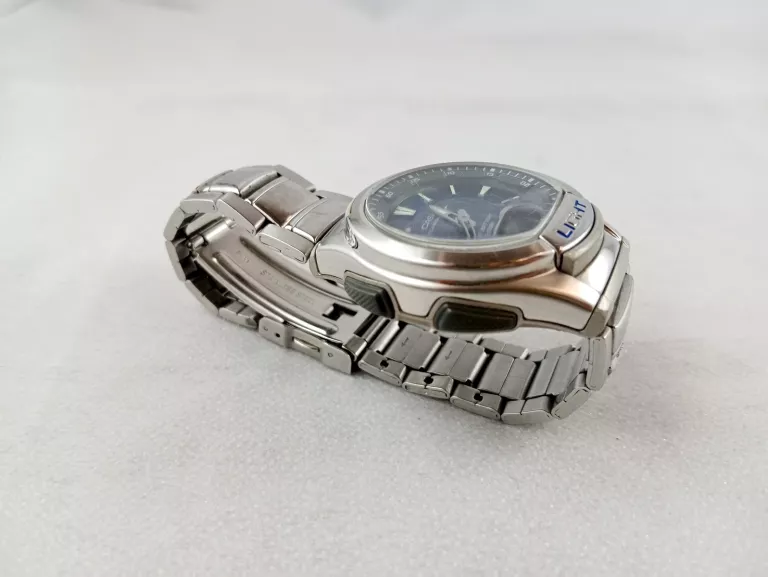 zegarek-casio-illuminator-3793-aq-180w-material-paska-129219-10