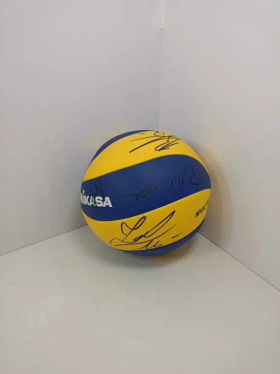 PIŁKA MIKASA DO SIATKÓWKI Z AUTOGRAFAMI SIATAKRZY SKRA BEŁCHATÓW