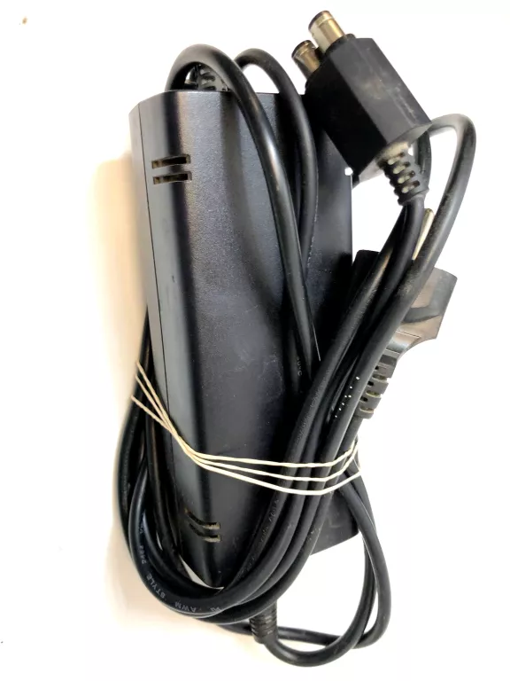 KONSOLA MICROSOFT XBOX 360 SLIM 1439 250 GB CZARNY+2XPAD+ZASILACZ+KINECT