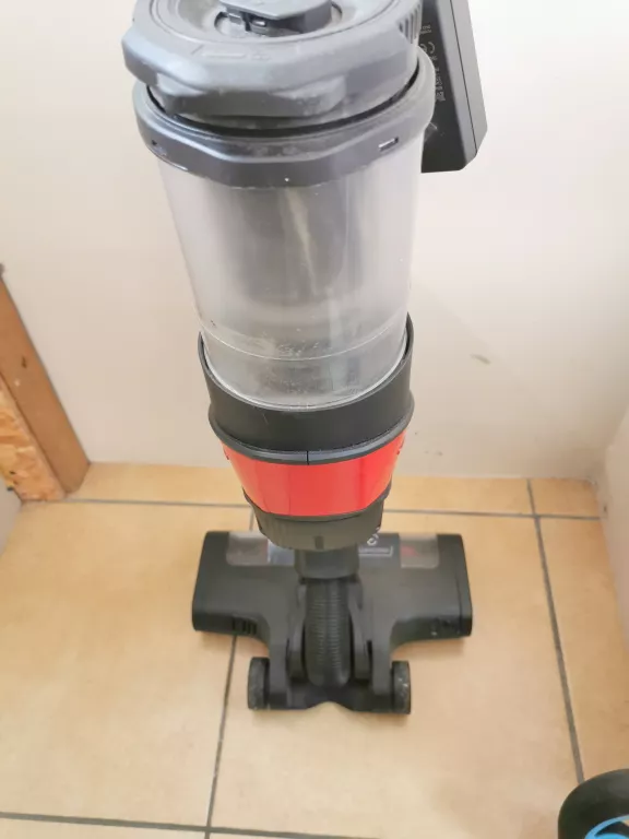 ODKURZACZ PIONOWY MIELE TRIFLEX HX1 RUNNER + ŁADOWARKA