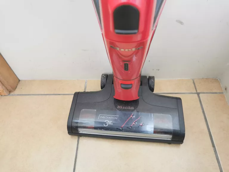 ODKURZACZ PIONOWY MIELE TRIFLEX HX1 RUNNER + ŁADOWARKA