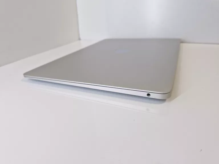 LAPTOP APPLE MACBOOK AIR 13 RETINA M1 2020 17 CYKLI ! 8GB 256GB A2337