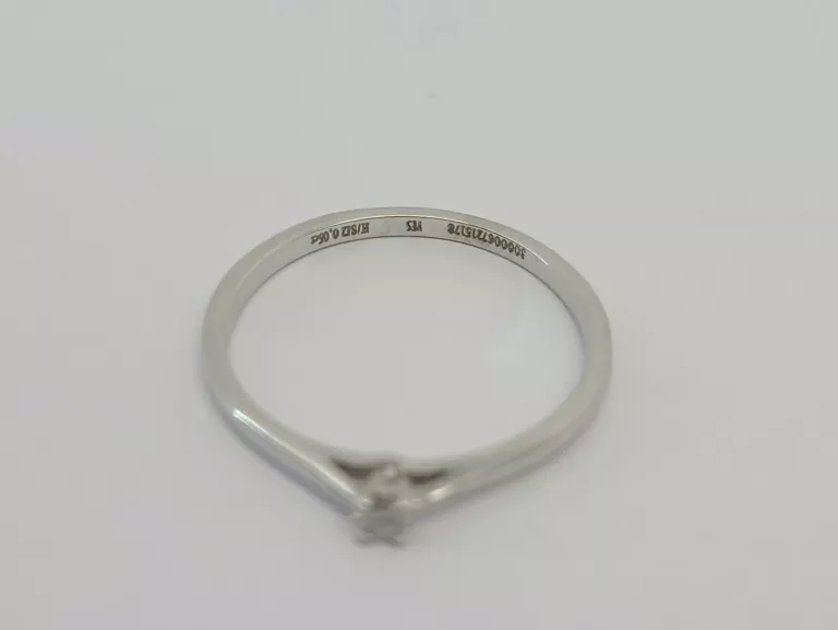 ÉTERNEL PIERŚCIONEK Z BIAŁEGO ZŁOTA Z DIAMENTEM YES 0,05CT 1,15G CERTYFIKA