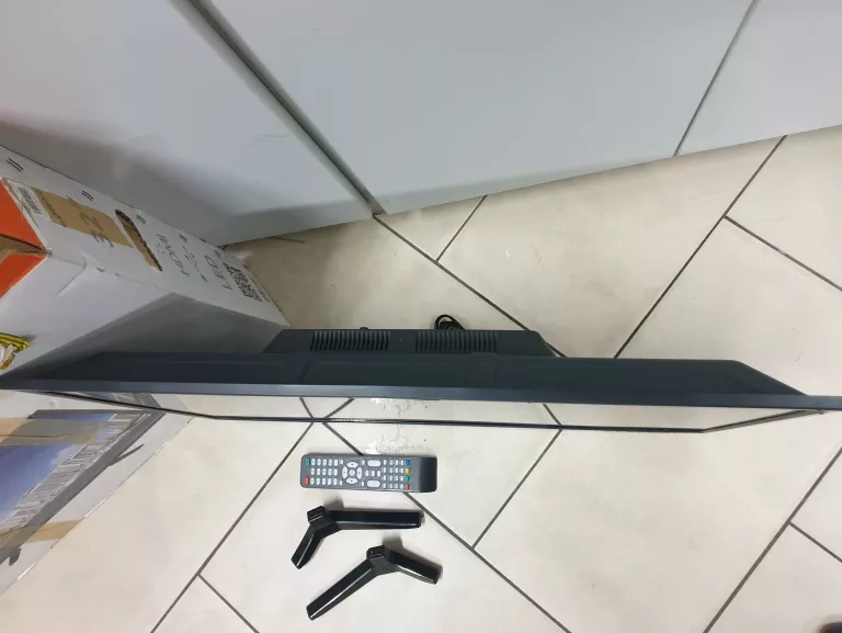 TELEWIZOR LED MANTA 32 CALE LED3203 KOMPLET