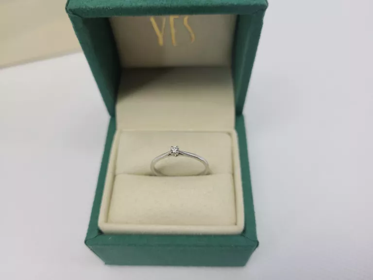 ÉTERNEL PIERŚCIONEK Z BIAŁEGO ZŁOTA Z DIAMENTEM YES 0,05CT 1,15G CERTYFIKA