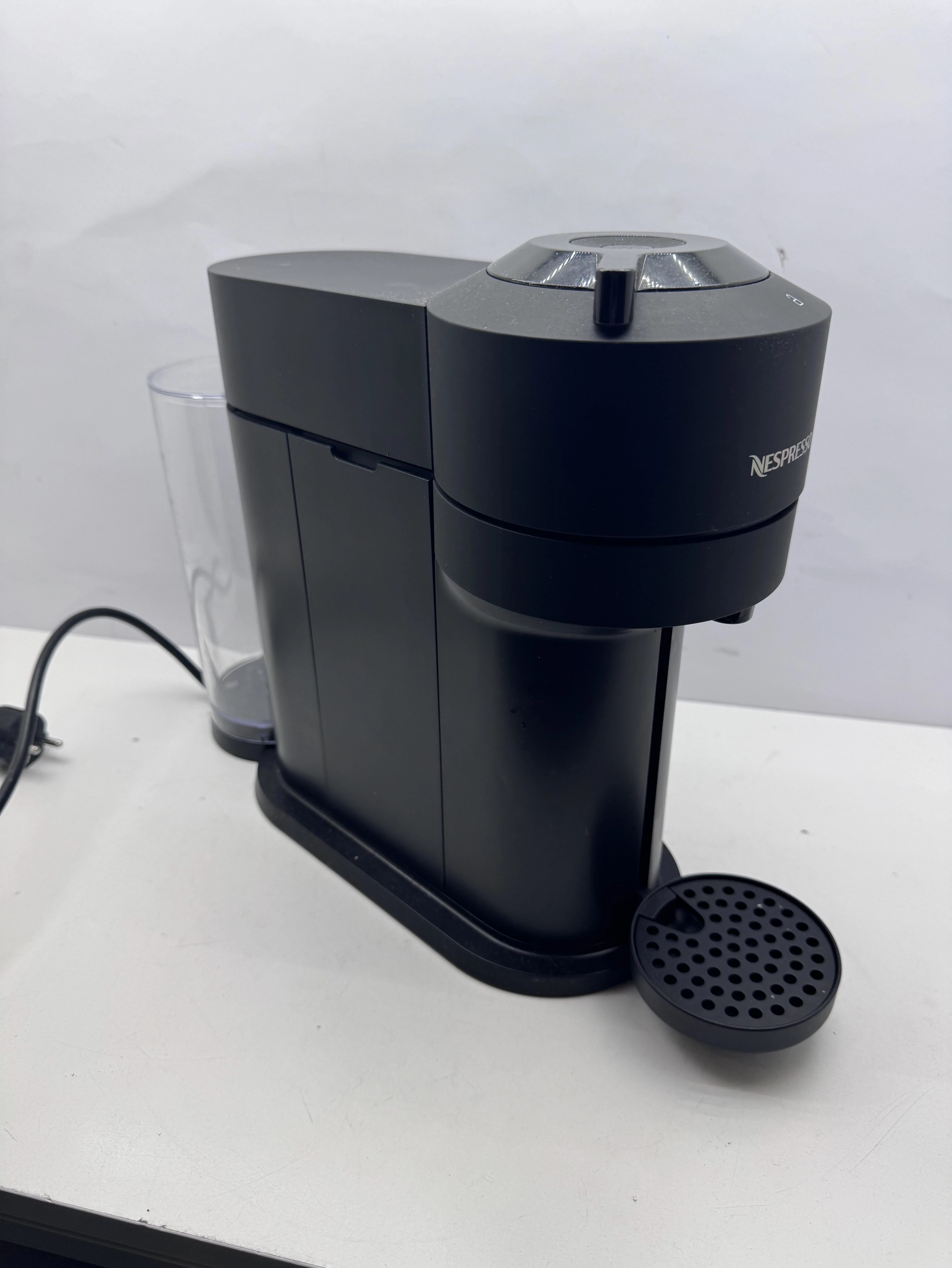 nespresso-vertuo-next-gcv1-ekspres-kapsulkowy-do-kawy-kolor-dominujacy-129357-3