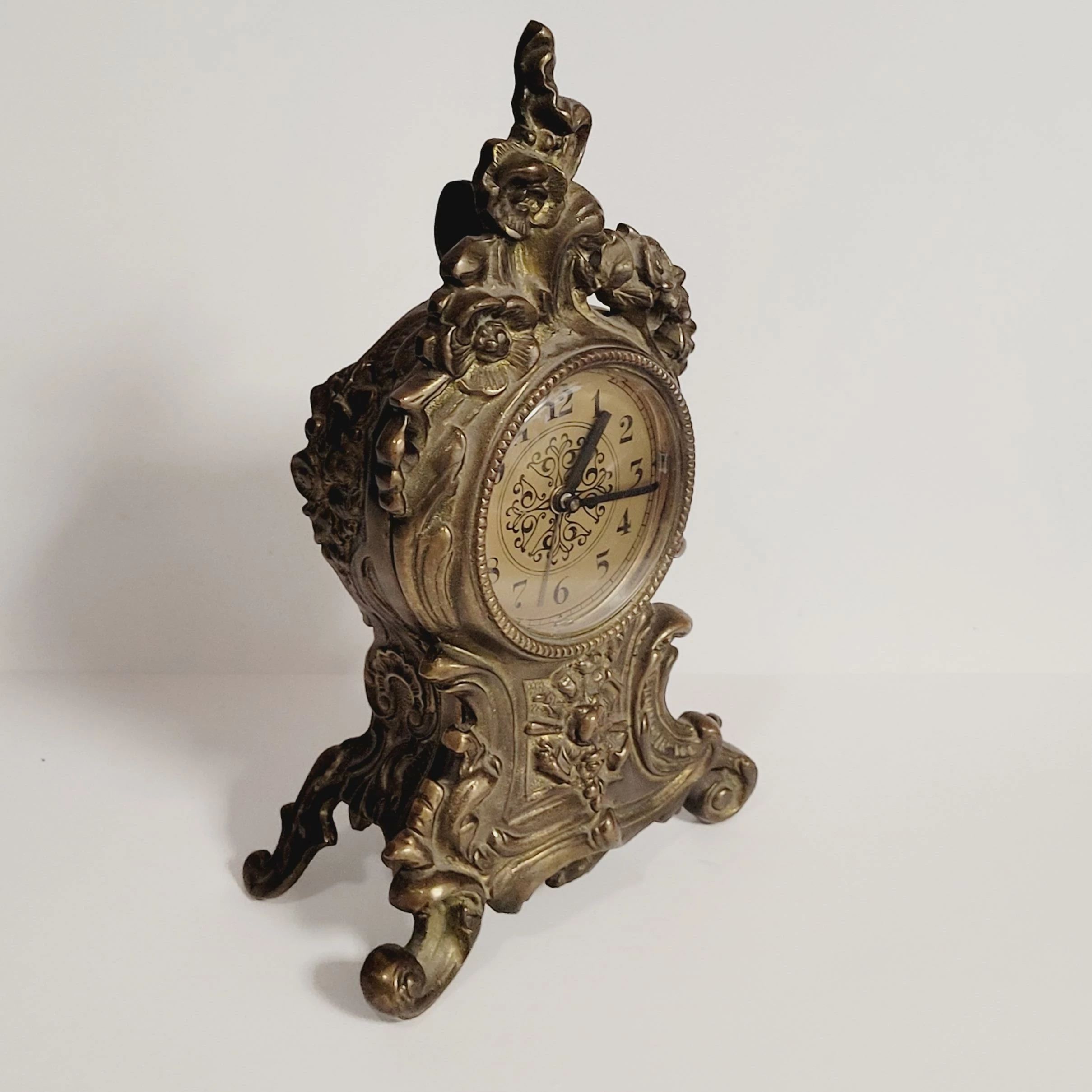 stary-zegar-z-mosiadzu-ozdobny-stan-11323-2