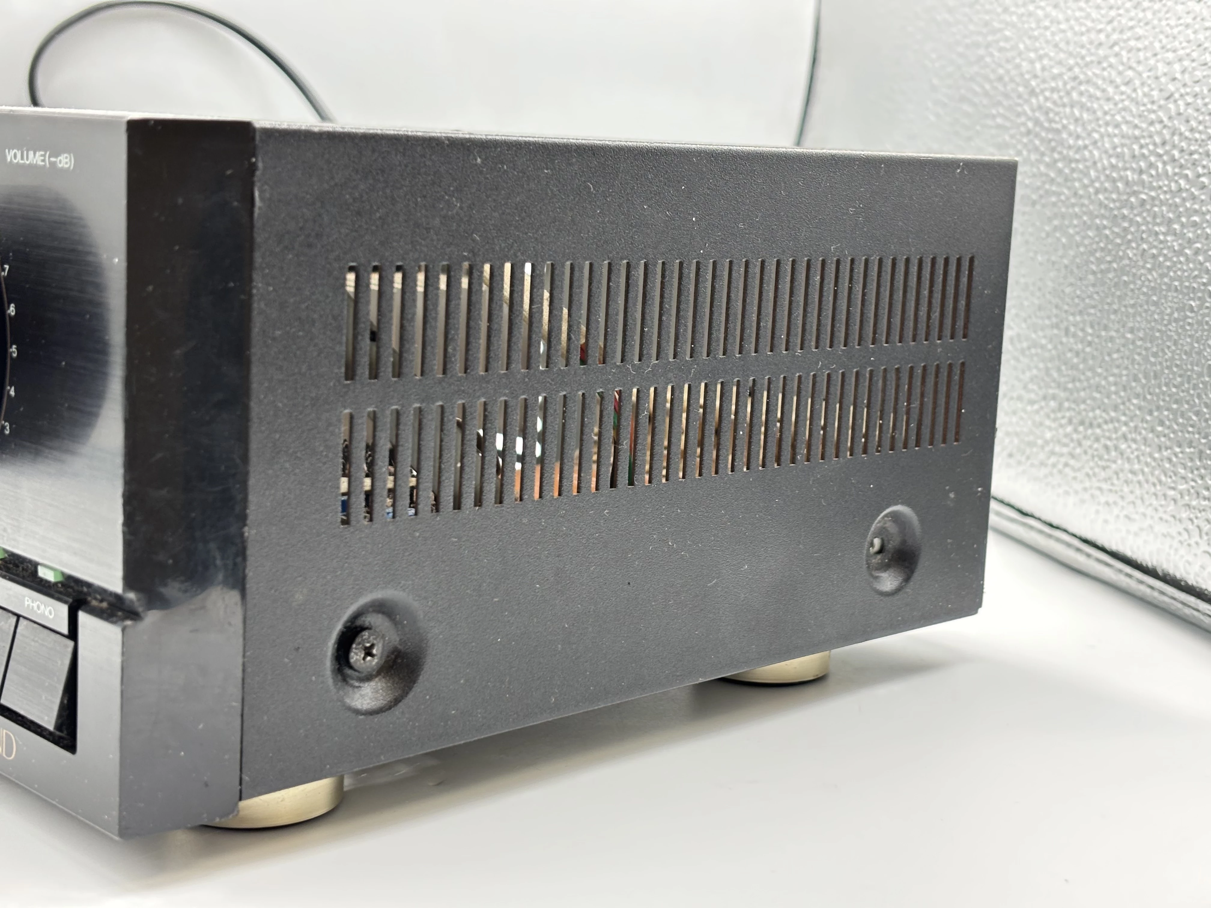 wzmacniacz-akai-am-15-opis-liczba-kanalow-2