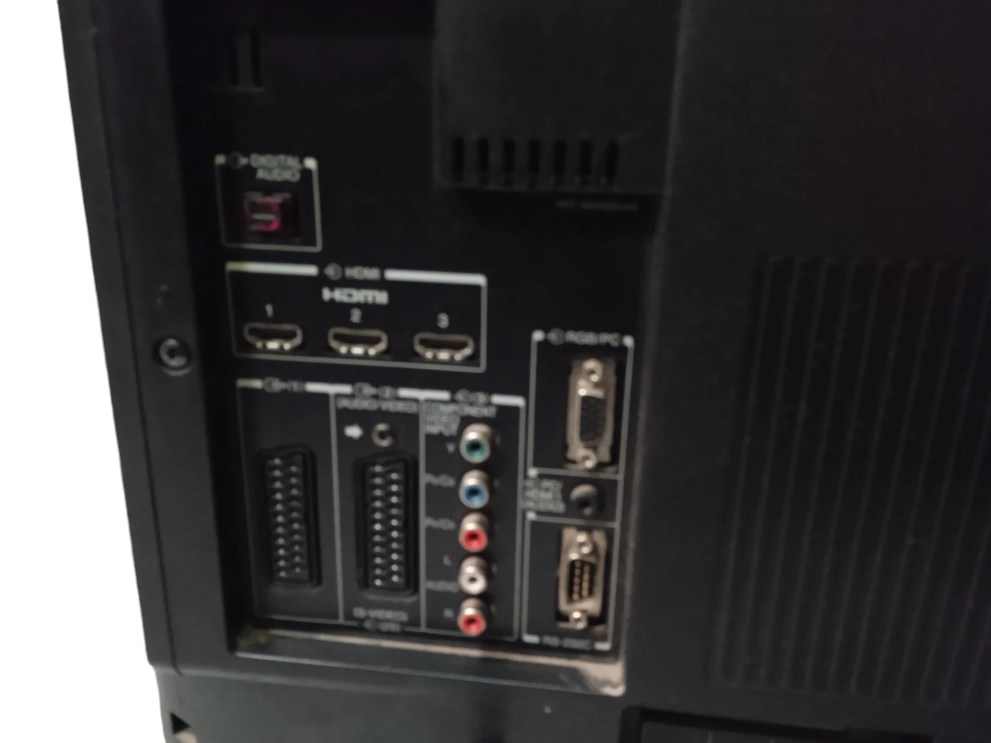 telewizor-lcd-toshiba-regza-32rv635d32-przekatna-ekranu-cale-32