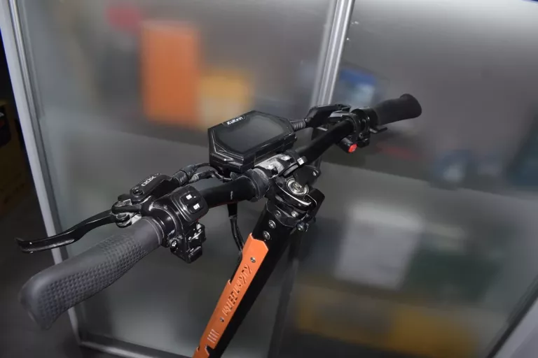HULAJNOGA ELEKTRYCZNA KUKIRIN G3 PRO Z ZASILACZEM