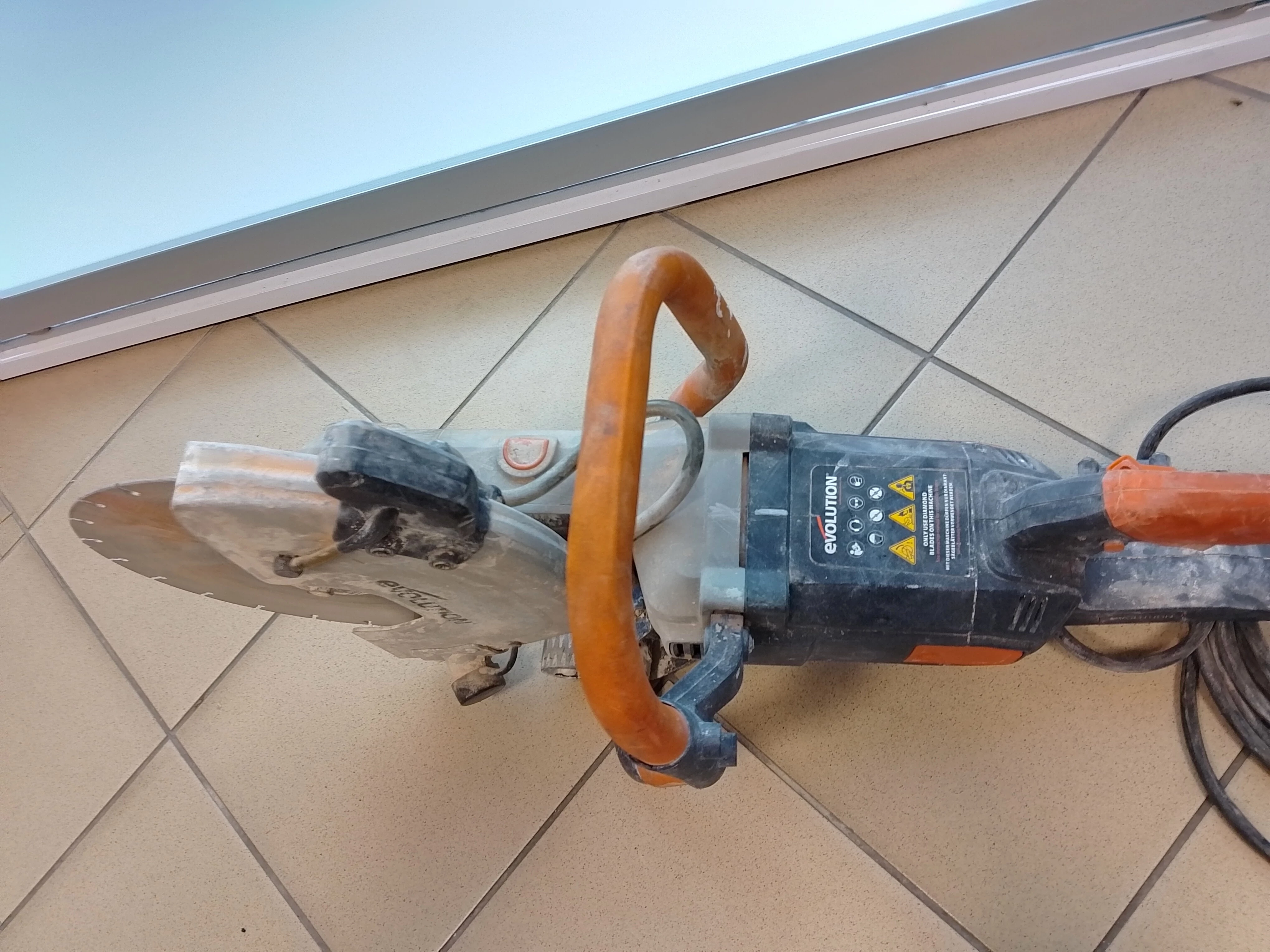 przecinarka-do-betonu-evolution-r300dct-300mm-stan-11323-2