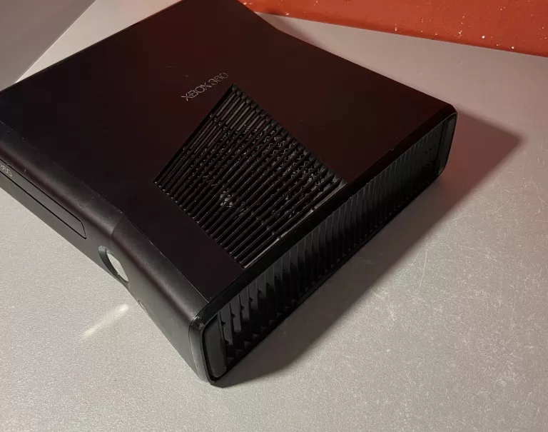 KONSOLA XBOX 360 MODEL 1439