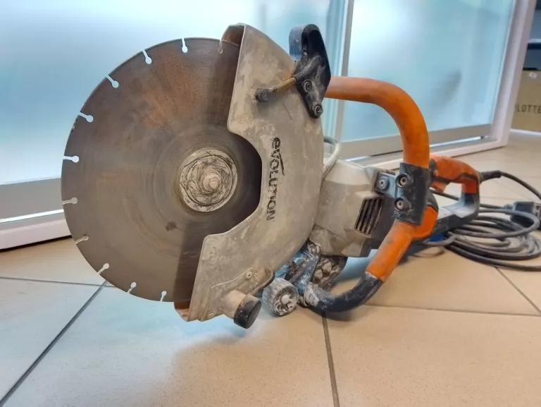 przecinarka-do-betonu-evolution-r300dct-300mm-srednica-otworu-pily-2220