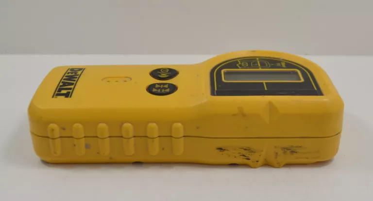 DEWALT DE0772 DETEKTOR LASEROWY, CYFROWY, WODOSZCZELNY