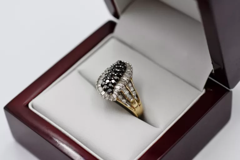 WYJĄTKOWY ZŁOTY PIERŚCIONEK CZARNE DIAMENTY 4,97G 1,27CT 375