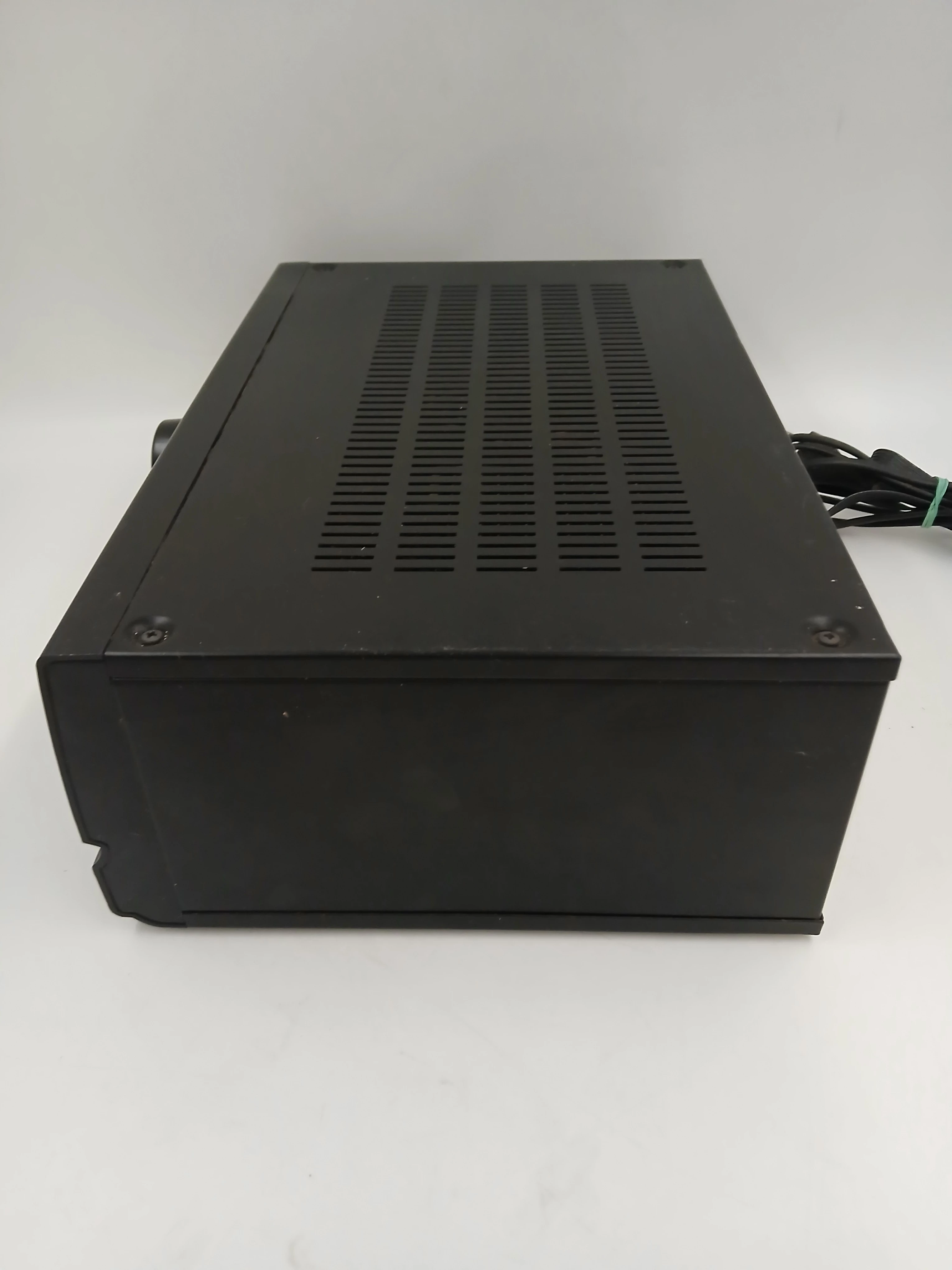 wzmacniacz-universum-v155-360-watt-kolor-718-1