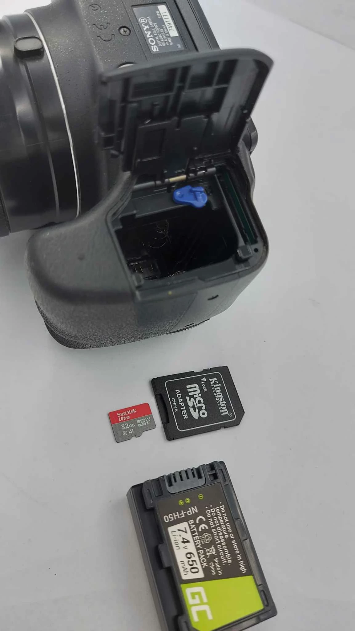 aparat-cyfrowy-sony-dsc-hx200v-rozdzielczosc-1800