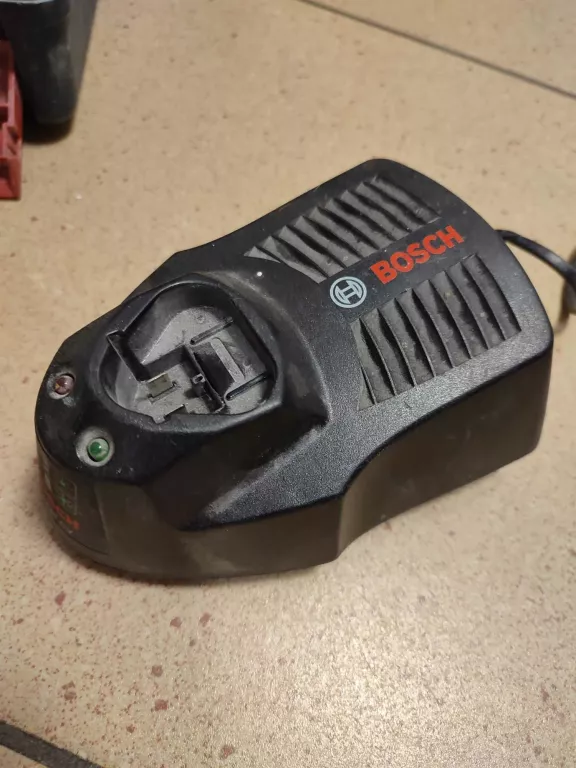 wkretarka-bosch-gsr-12v-15-2-akumulatory-2ah-12v-kod-producenta-0615990g6l