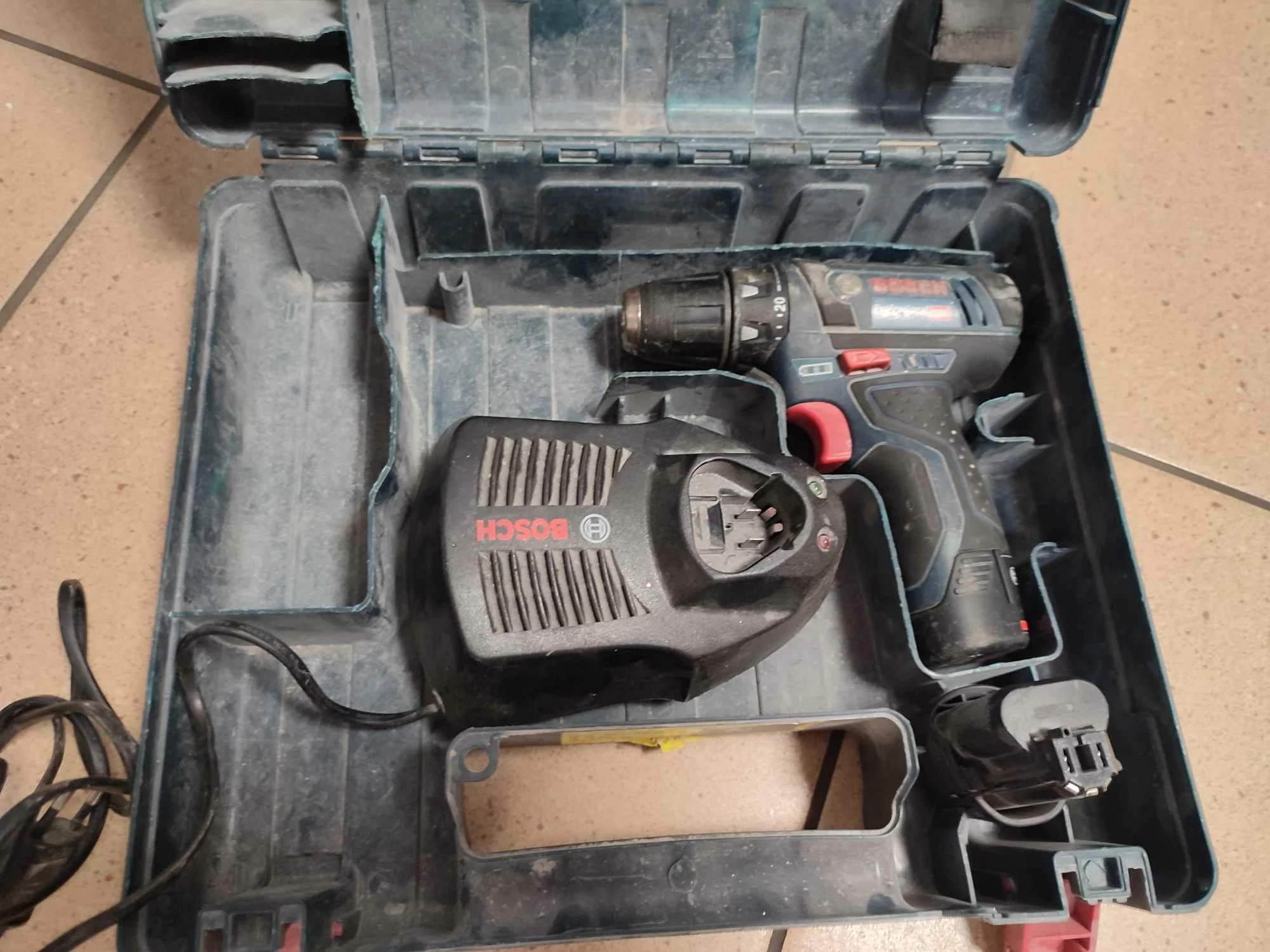 wkretarka-bosch-gsr-12v-15-2-akumulatory-2ah-12v-stan-11323-2