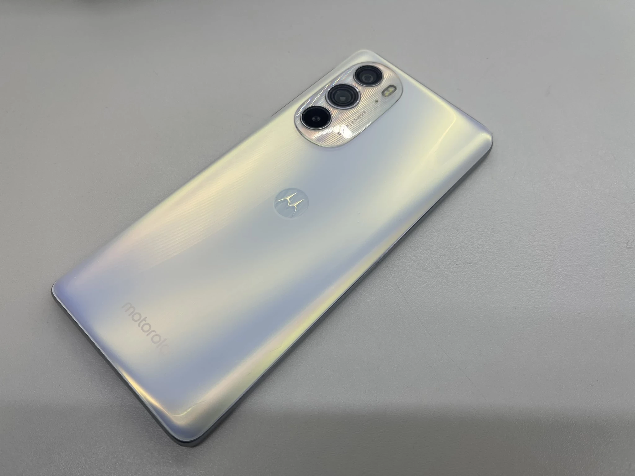 motorola-edge-30-pro-25612gb-pud-przekatna-ekranu-667