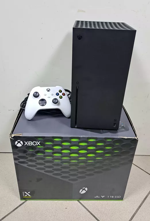 KONSOLA MS XBOX SERIES X SUPER STAN!