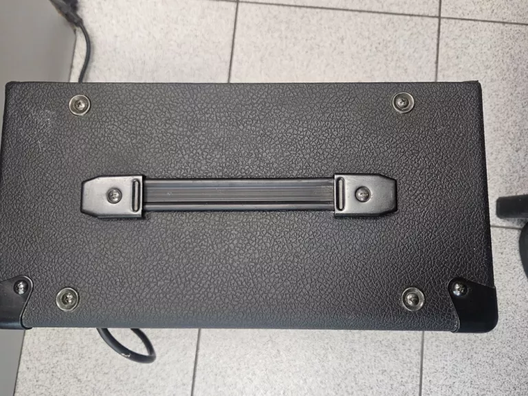 WZMACNIACZ GITAROWY PIECYK CLIFTON M-20B