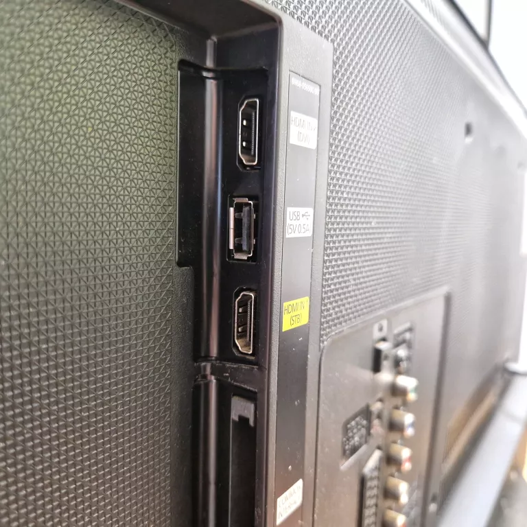 LED TV MONITOR SAMSUNG T32E310EW + PILOT / PRZEBARWIENIE NA EKRANIE