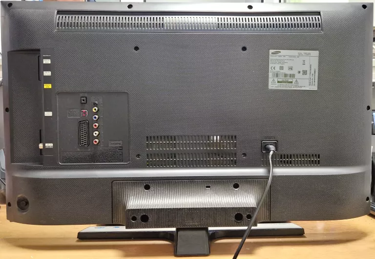LED TV MONITOR SAMSUNG T32E310EW + PILOT / PRZEBARWIENIE NA EKRANIE