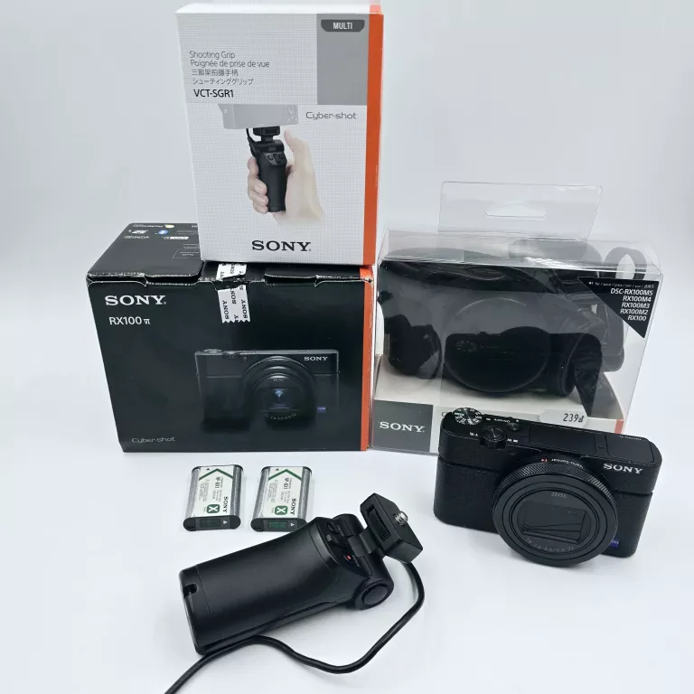 APARAT SONY DSC-RX100 VI M6 + 3 BATERIE + UCHWYT VCT-SGR1 + POKROWIEC SONY