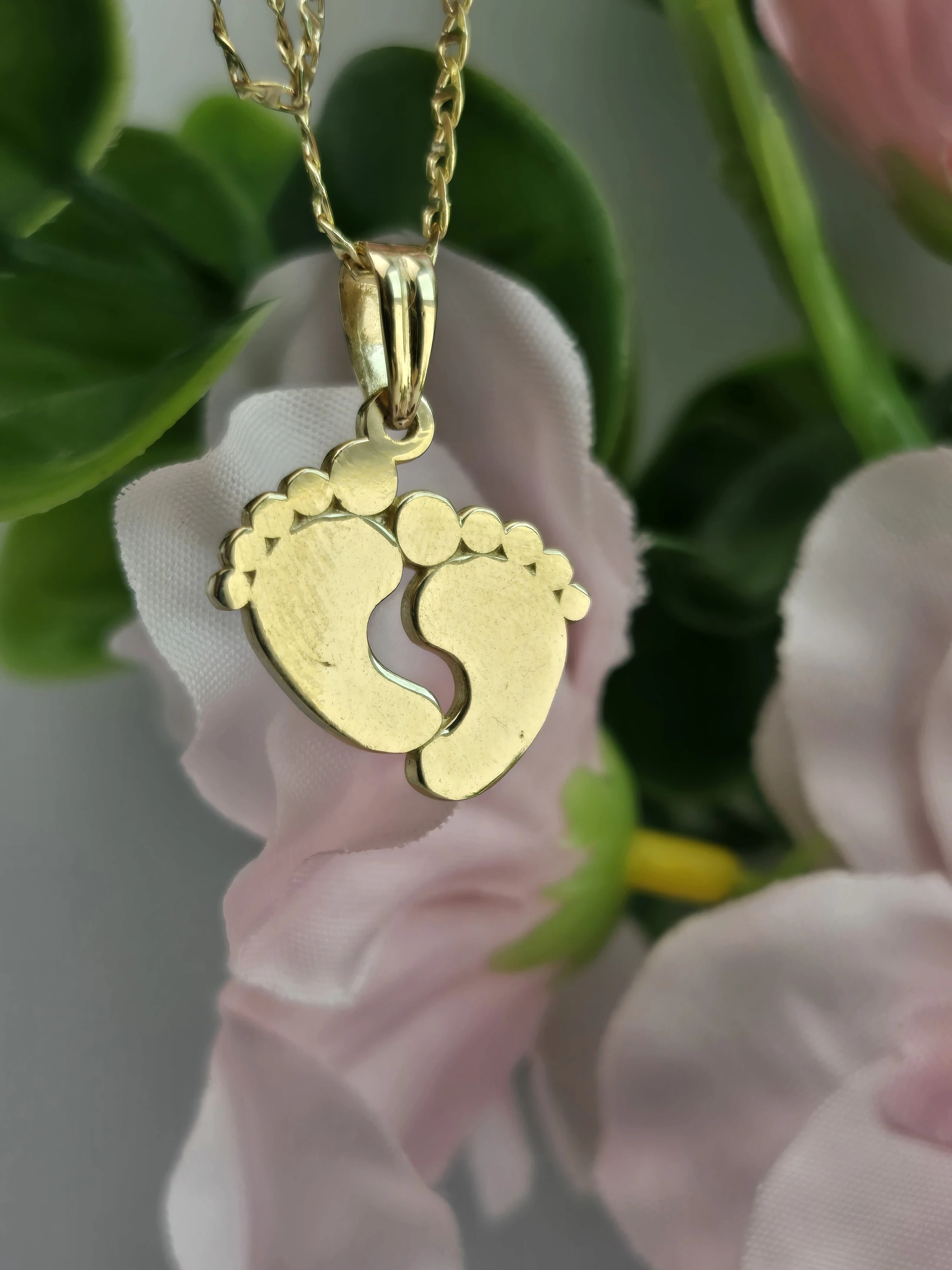 zlota-zawieszka-wisiorek-stopy-stopki-585-14k-wroclawska-7-legnica