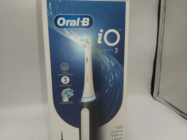 SZCZOTECZKA ELEKTRYCZNA DO ZĘBÓW ORAL-B IO SERIES 3 KOMPLET