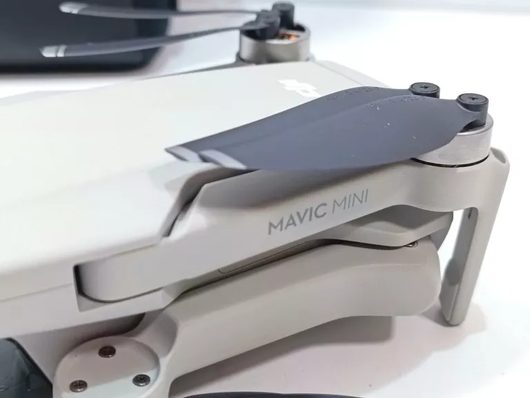 DRON DJI MAVIC MINI 1