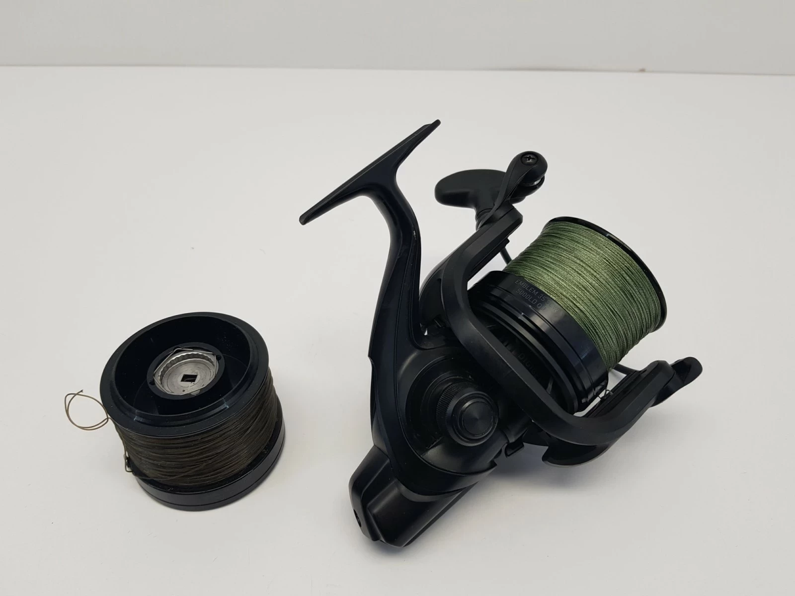 kolowrotek-daiwa-emblem-35-scw-5000-ld-qd-model-emblem