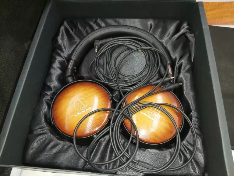 SŁUCHAWKI NAUSZNE AUDIO-TECHNICA ATH-WP900 PUDEŁKO KOMPLET