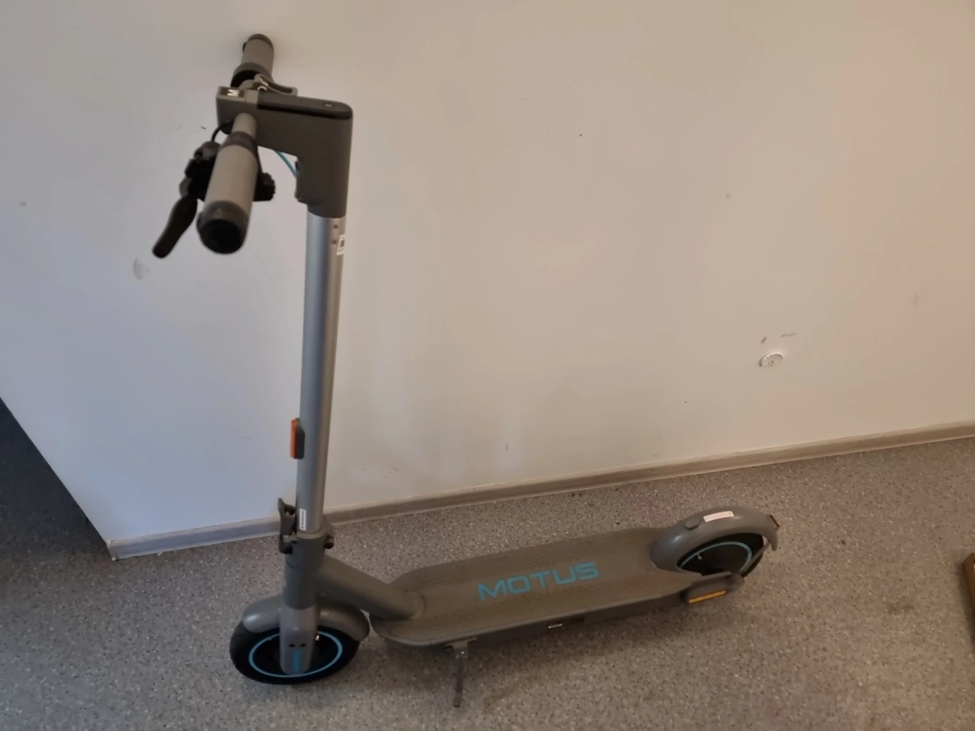 hulajnoga-elektryczna-motus-10-2023-dabrowszczakow-1811-sj-olsztyn