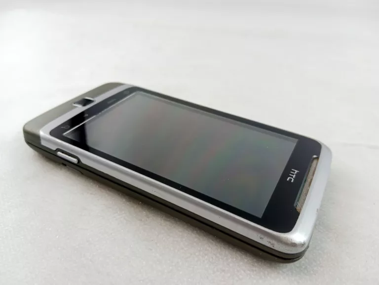 TELEFON HTC DESIRE Z 512MB/8GB