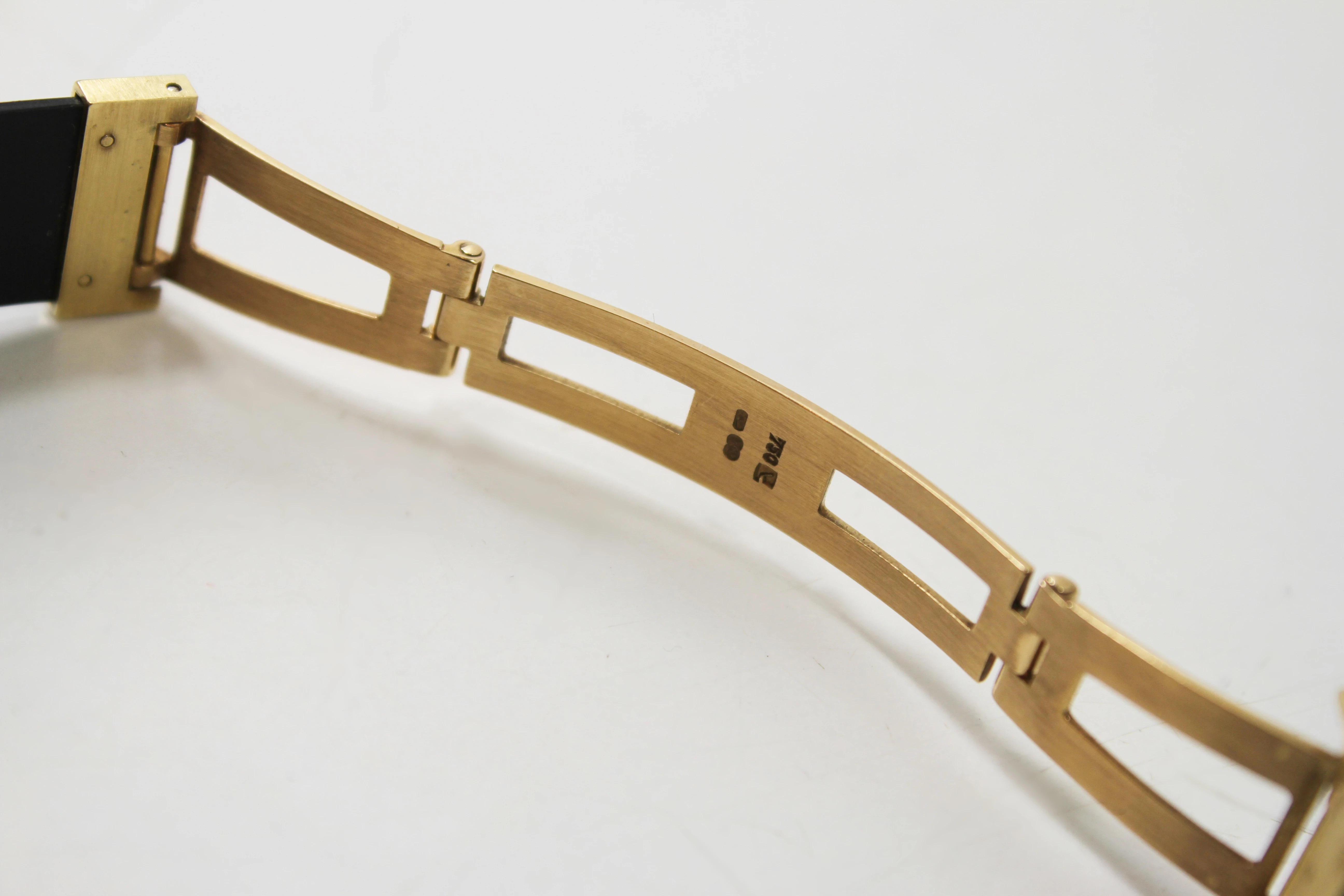 zegarek-damski-hublot-mdm-zloto-18k-diamenty-certyfikat-model-mdm