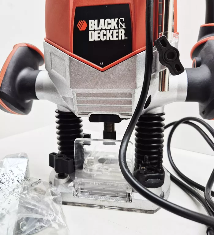 frezarka-gornowrzecionowa-blackdecker-kw900e-pud-zasilanie-209202-238306