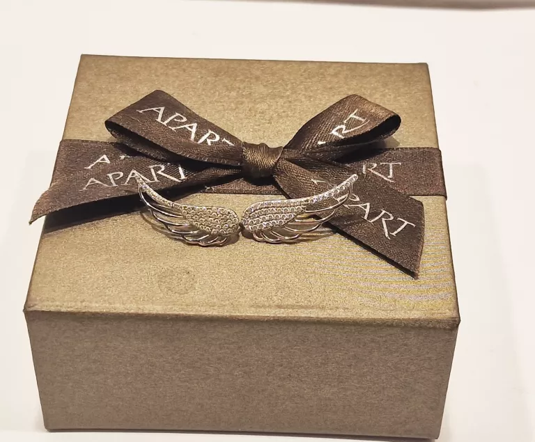 zlote-kolczyki-apart-biale-zloto-204g-333-z-cyrkoniami-marka-226434-1704211