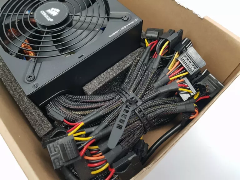 ZASILACZ PC CORSAIR 750