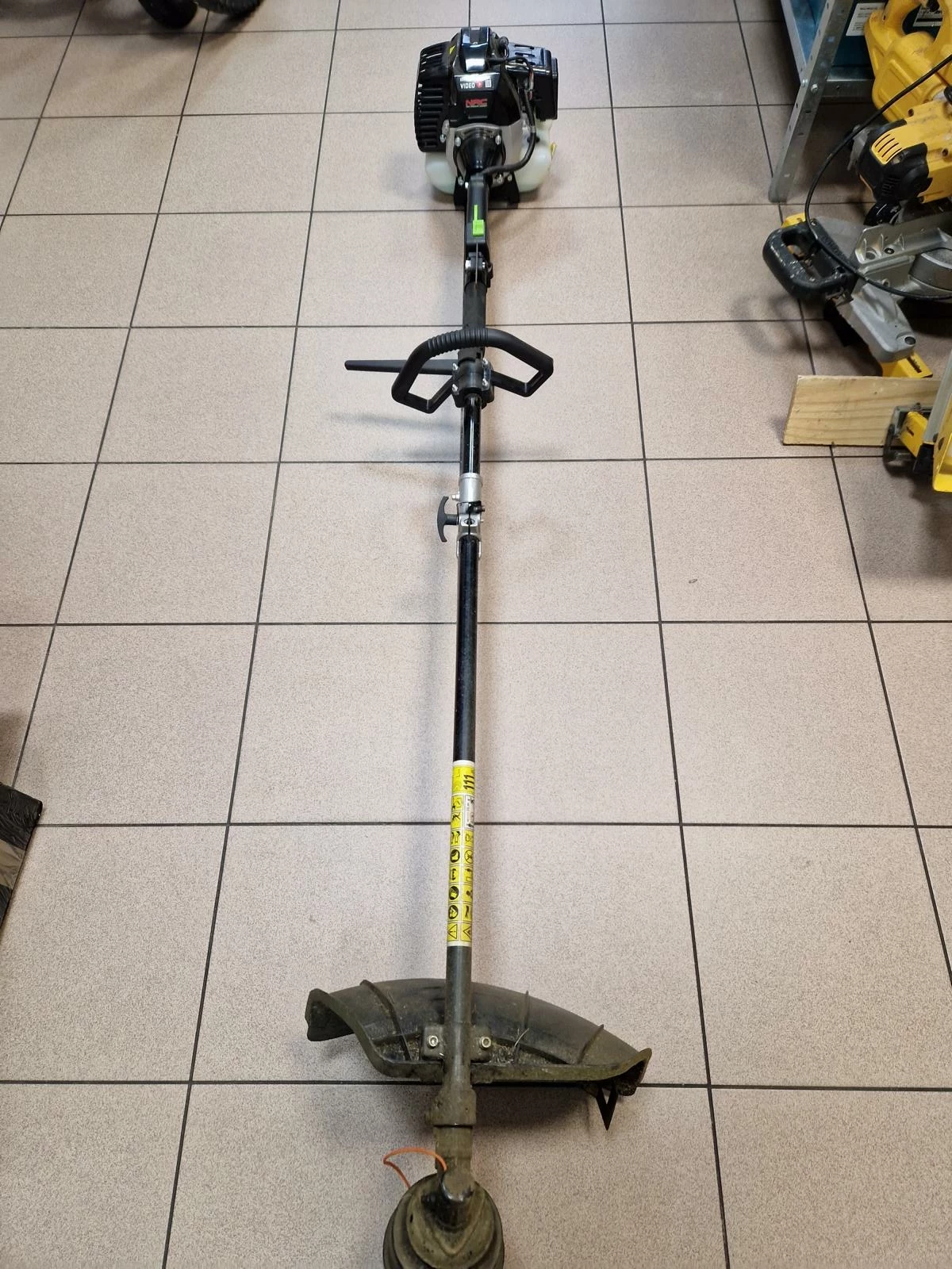 kosa-spalinowa-nac-czarna-odbior-osobisty-pilsudskiego-13a-sj-ostroleka