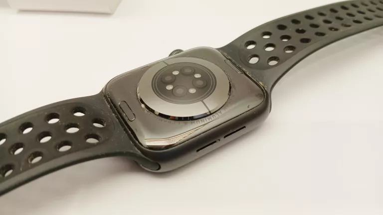 ZEGAREK APPLE WATCH SERIA 6 NIKE| 44MM | GPS | KOLORY I BLOKADA ICLOUD